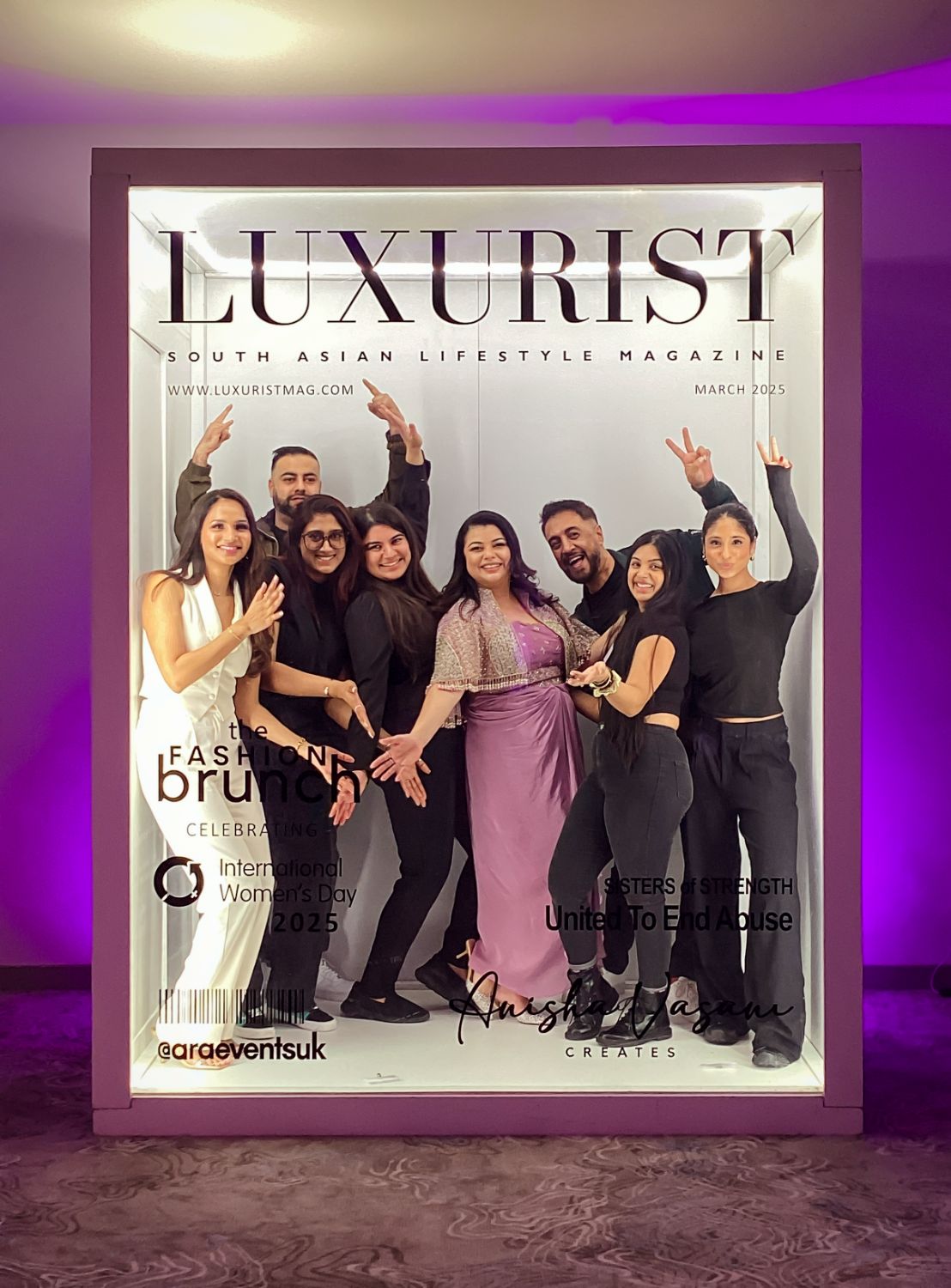 Luxurist cover booth